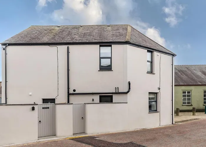 New Romantic, Dog Friendly Hideaway, Snowdon Views
