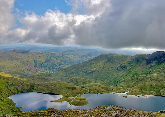 New Romantic, Dog Friendly Hideaway, Snowdon Views