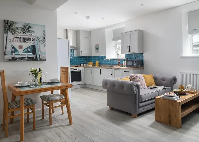 New Romantic, Dog Friendly Hideaway, Snowdon Views